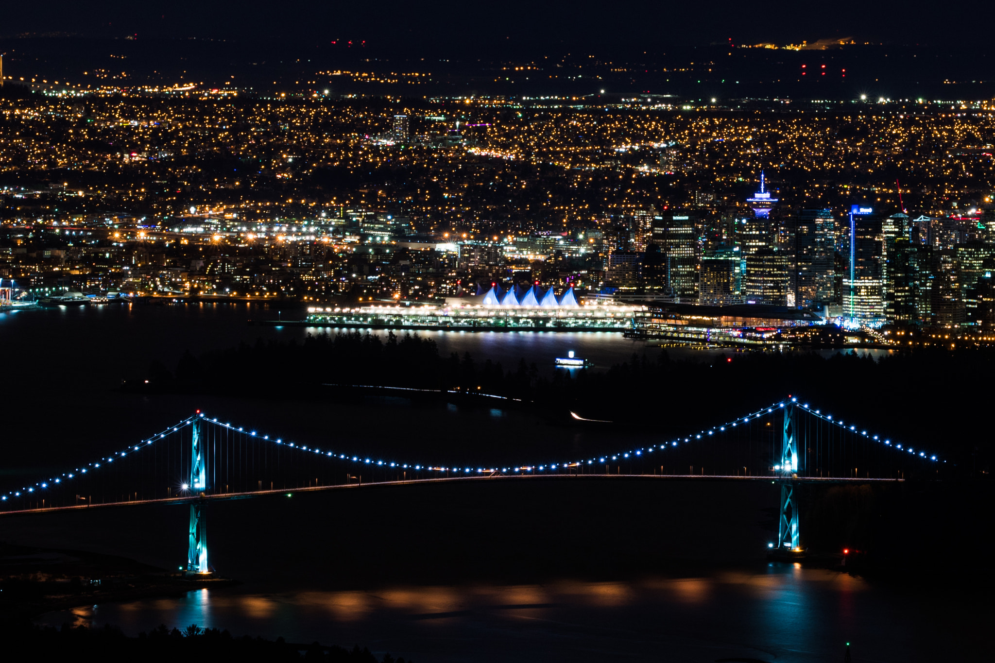 Pentax K-1 + Pentax smc DA* 60-250mm F4.0 ED (IF) SDM sample photo. Downtown vancouver at night photography