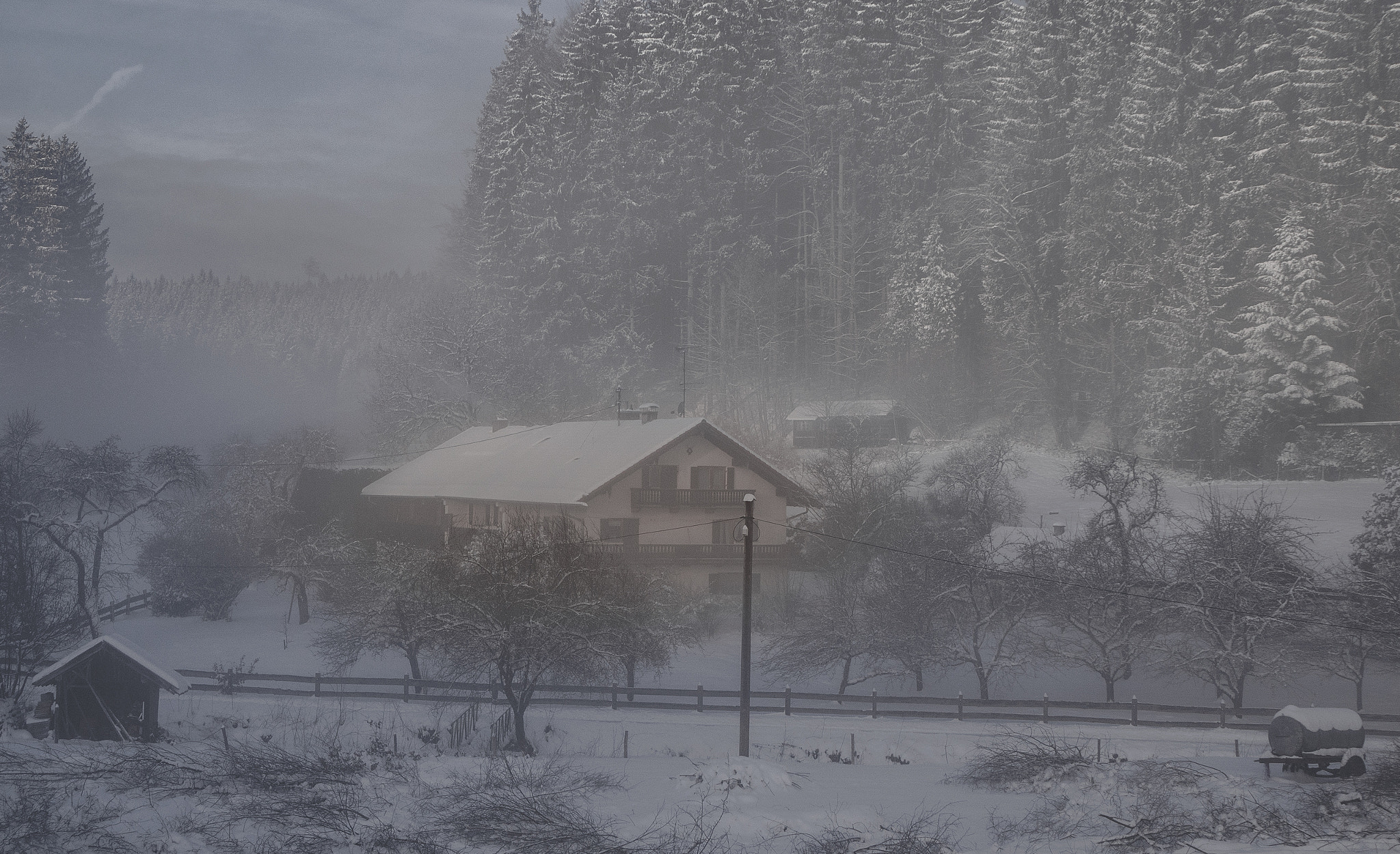Olympus OM-D E-M10 + LUMIX G 25/F1.7 sample photo. Forgotten place in bavaria photography