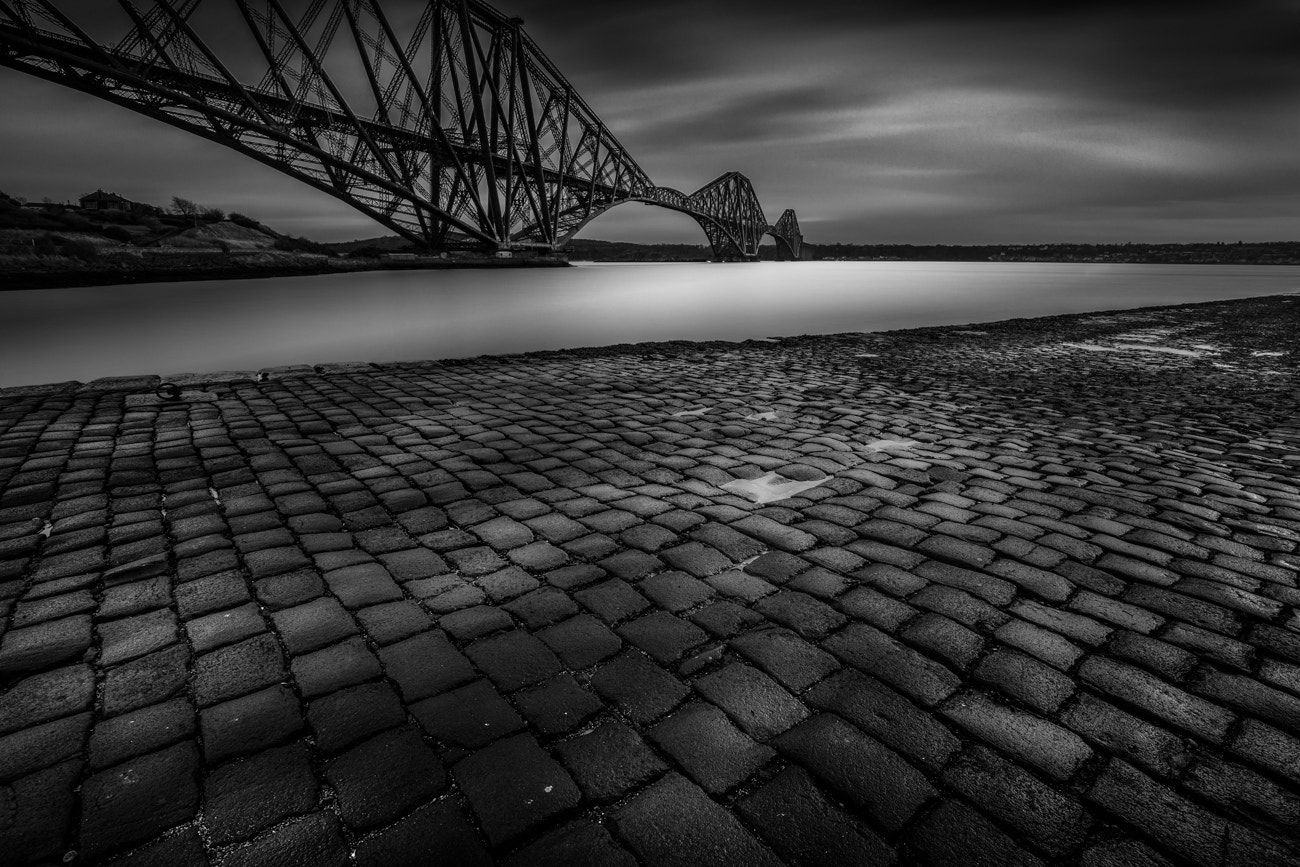 Canon EF 16-35mm F4L IS USM sample photo. The forth rail bridge photography