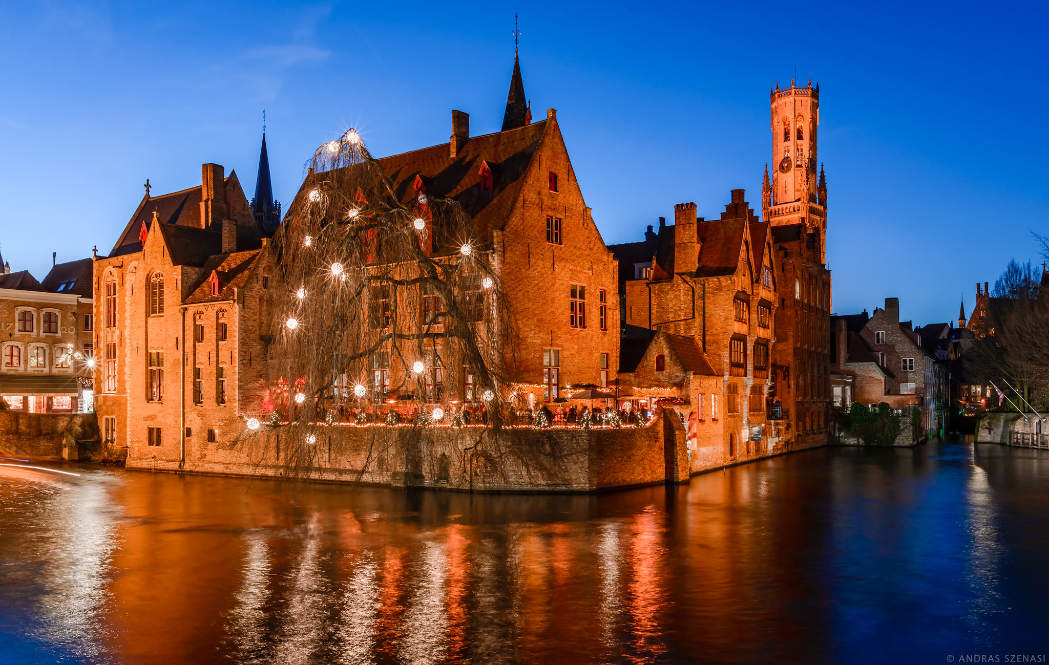 Nikon D610 + Nikon AF-S Nikkor 28mm F1.8G sample photo. Christmas in brugge photography