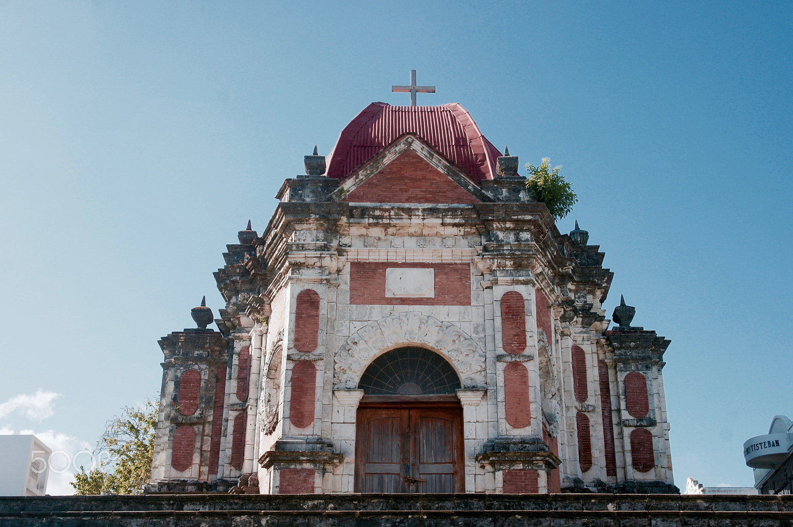 Samsung NX100 sample photo. Mortuary chapel. photography