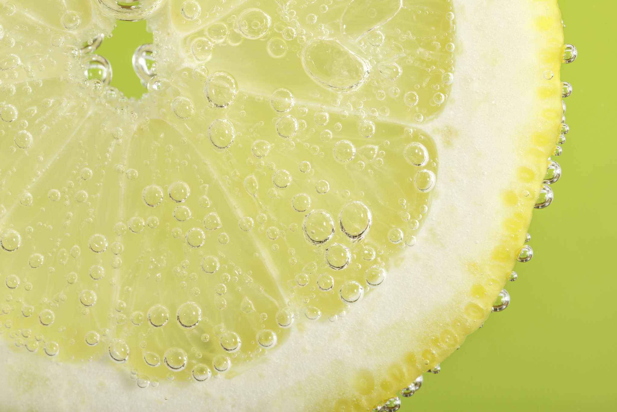 Nikon D800 + Sigma 150mm F2.8 EX DG OS Macro HSM sample photo. Sparkling lemon photography