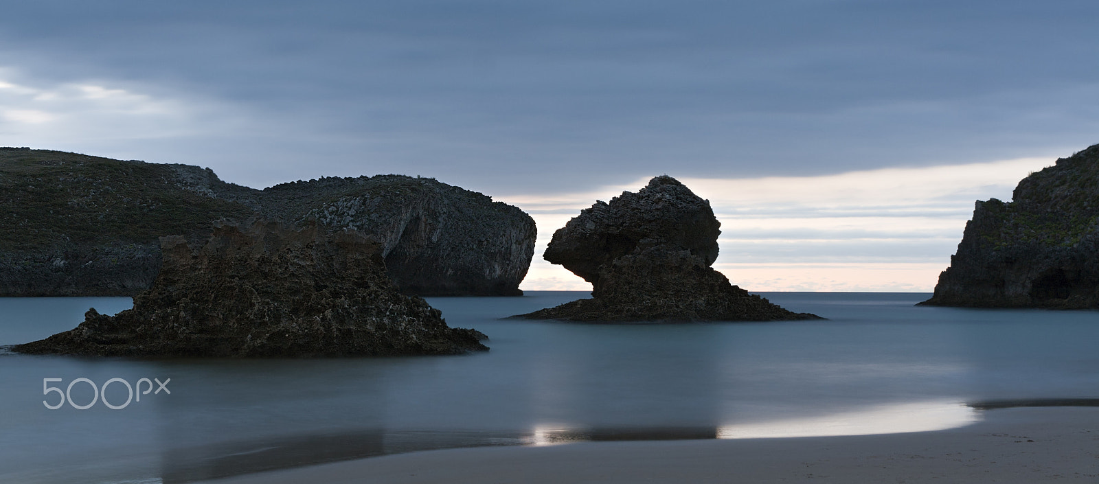 Canon EOS 400D (EOS Digital Rebel XTi / EOS Kiss Digital X) sample photo. Borizu beach in llanes. photography
