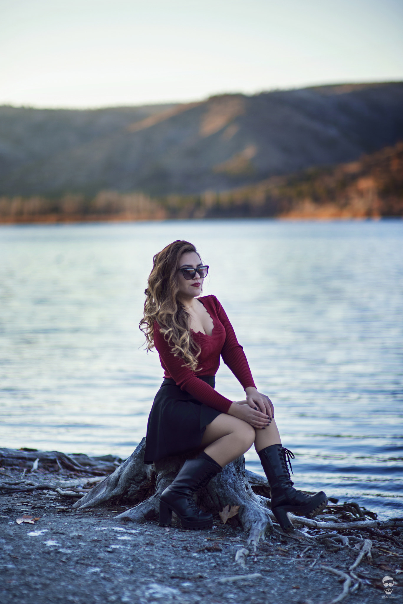 Nikon D800 + Sigma 85mm F1.4 EX DG HSM sample photo. Red gİrl and lake photography