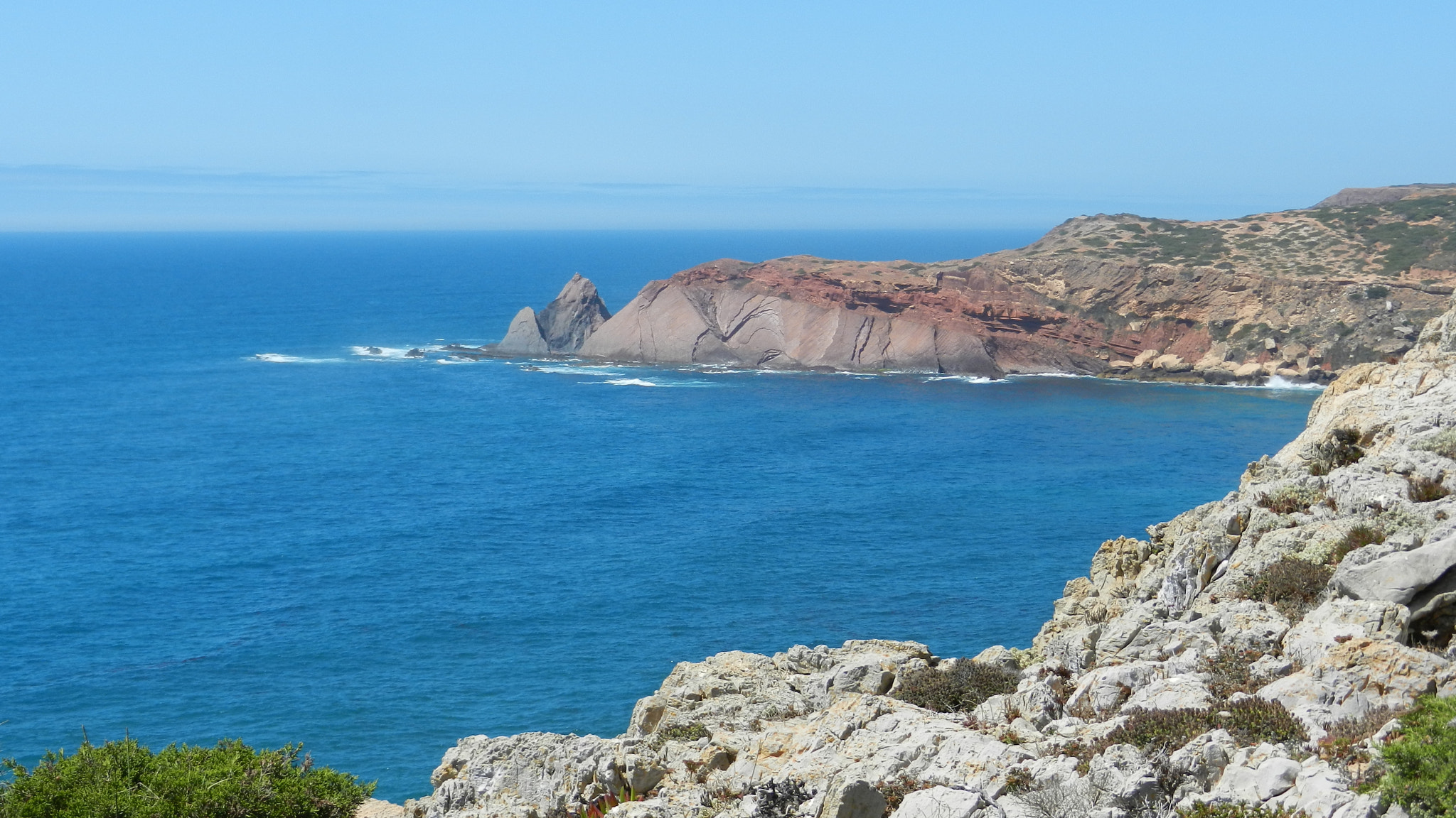 Nikon Coolpix S9100 sample photo. Ponta do telheiro photography