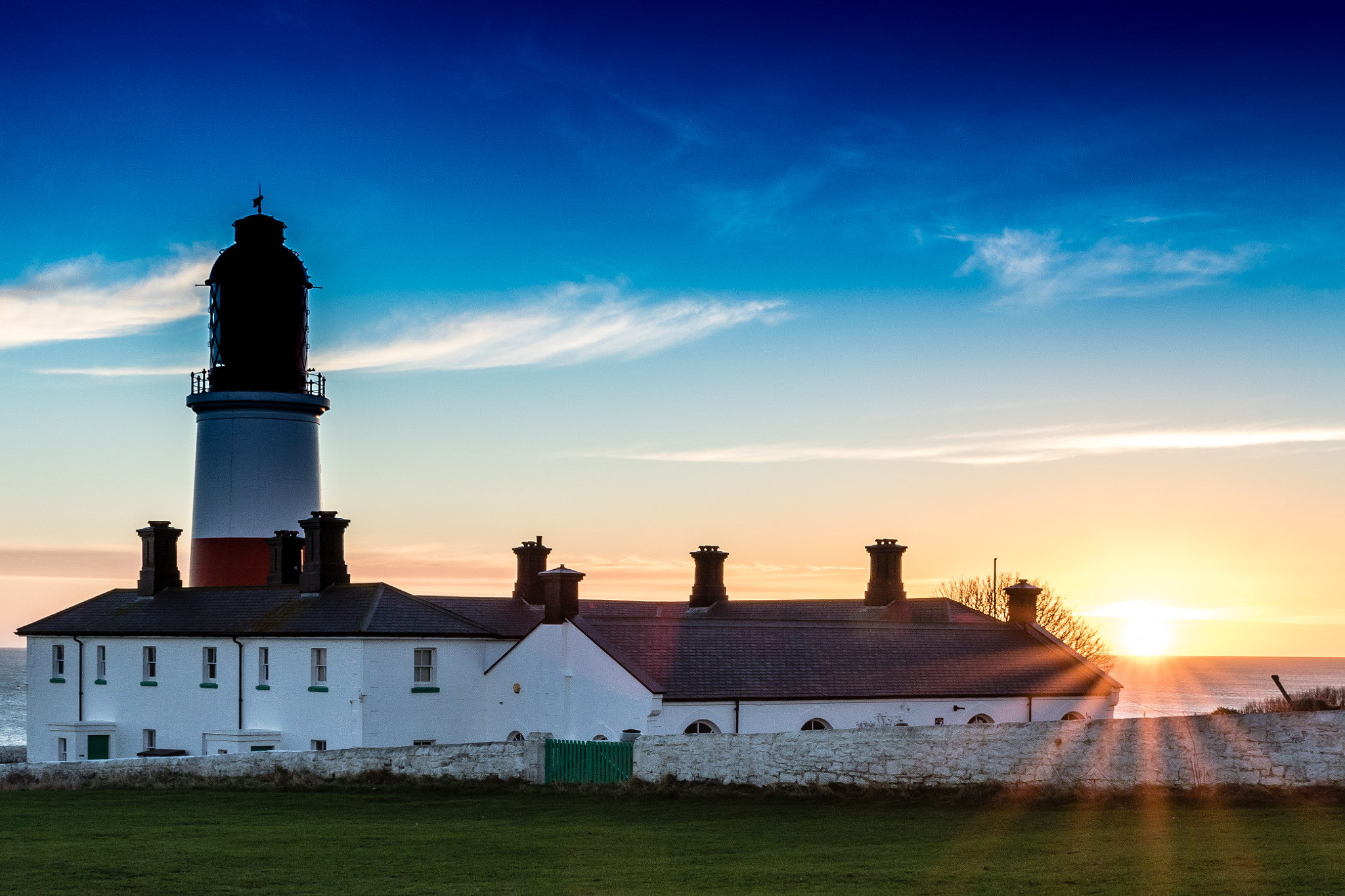 Sigma 24-70mm F2.8 EX DG Macro sample photo. Souter lighthouse @ dawn photography