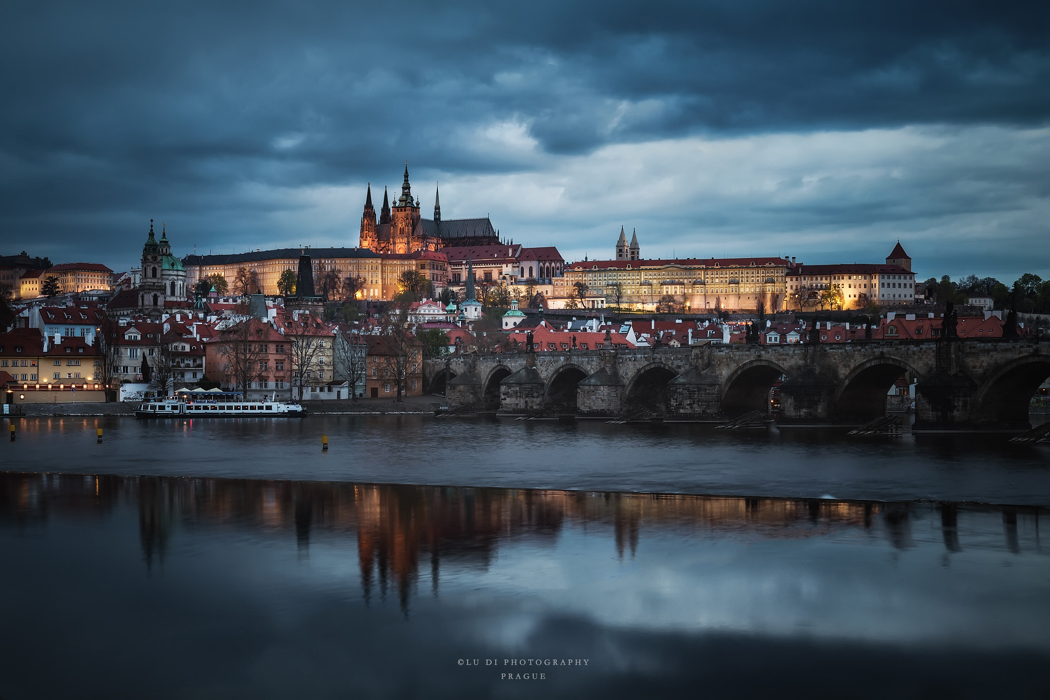 Canon EF 16-35mm F4L IS USM sample photo. Magical prague photography
