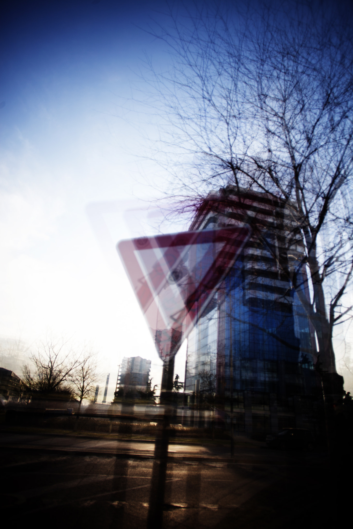 Canon EF 20mm F2.8 USM sample photo. Awkwardness photography