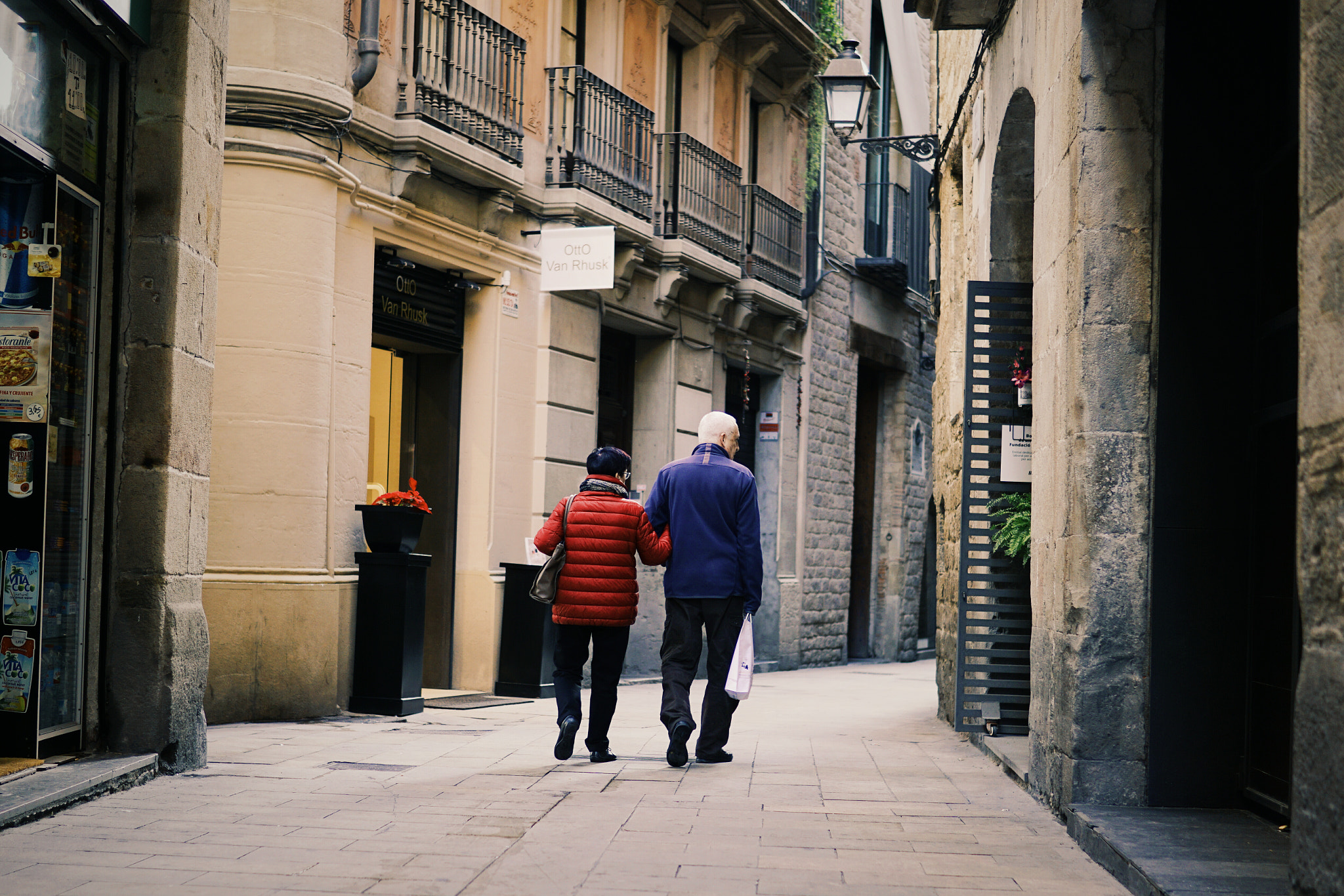 Sony a6000 + Sigma 30mm F1.4 DC DN | C sample photo. Long lane photography