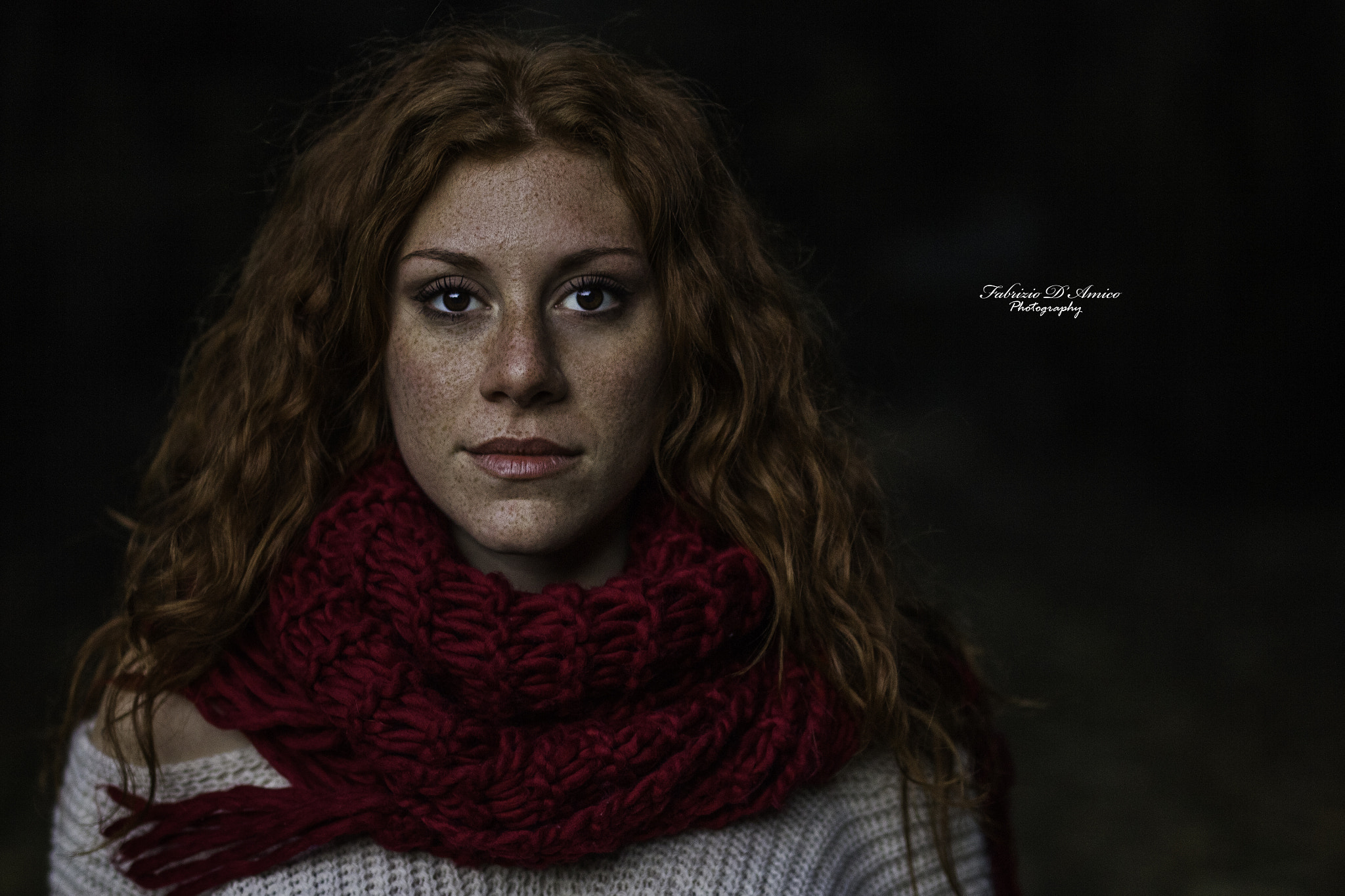 Canon EOS 550D (EOS Rebel T2i / EOS Kiss X4) + Sigma 50mm F1.4 EX DG HSM sample photo. Red hair and freckles photography