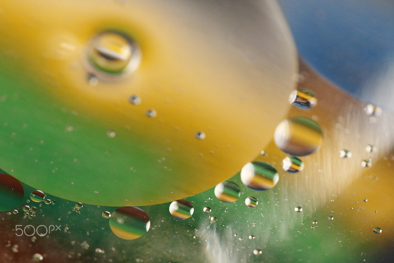 Sigma APO Macro 180mm F2.8 EX DG OS HSM sample photo. Colourful bubbles photography