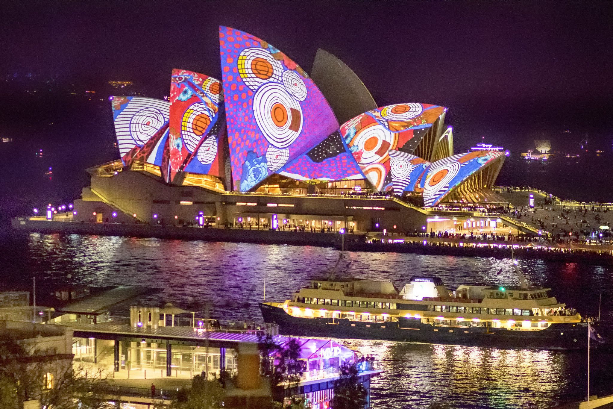 Canon EF 85mm F1.8 USM sample photo. Vivid sydney photography