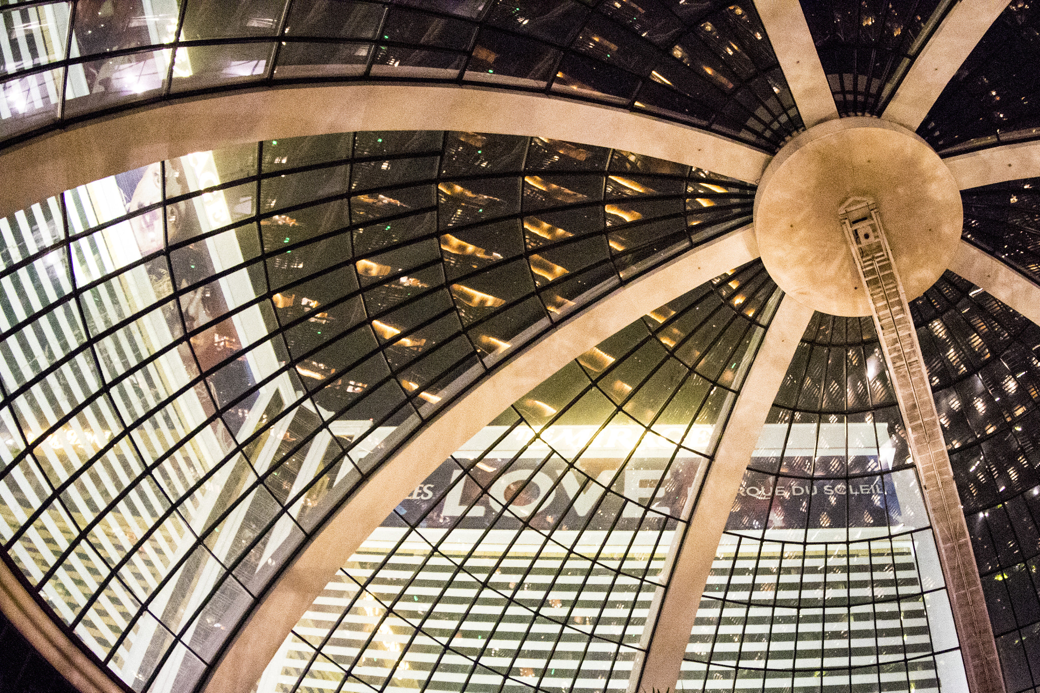 Canon EF 8-15mm F4L Fisheye USM sample photo. Las vegas photography