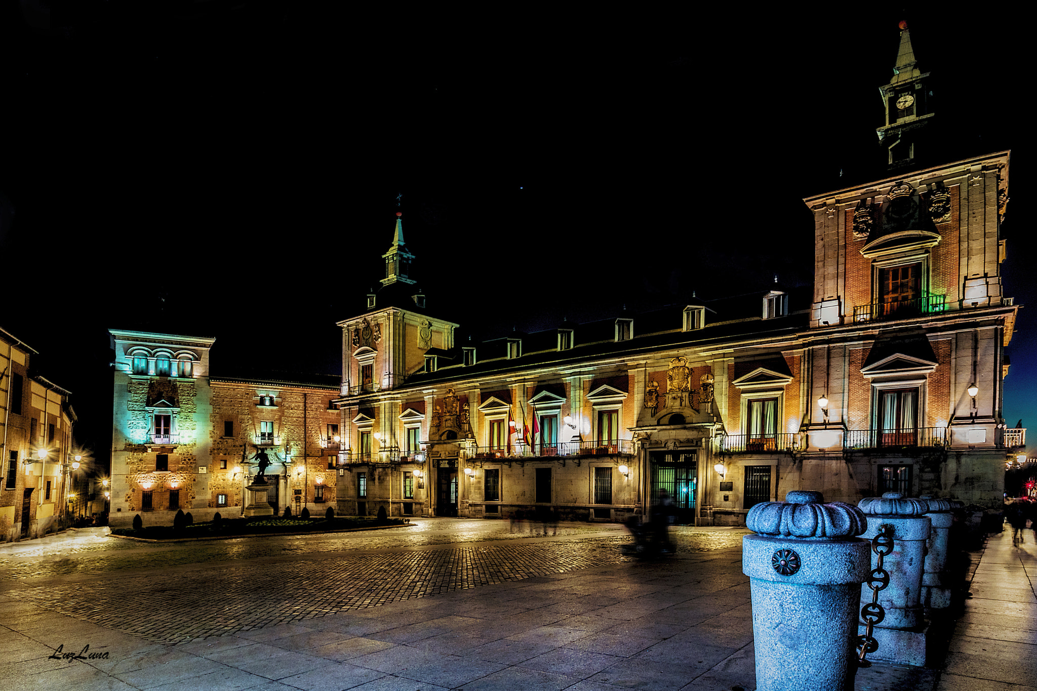 Sigma 10-20mm F3.5 EX DC HSM sample photo. Plaza de la villa photography