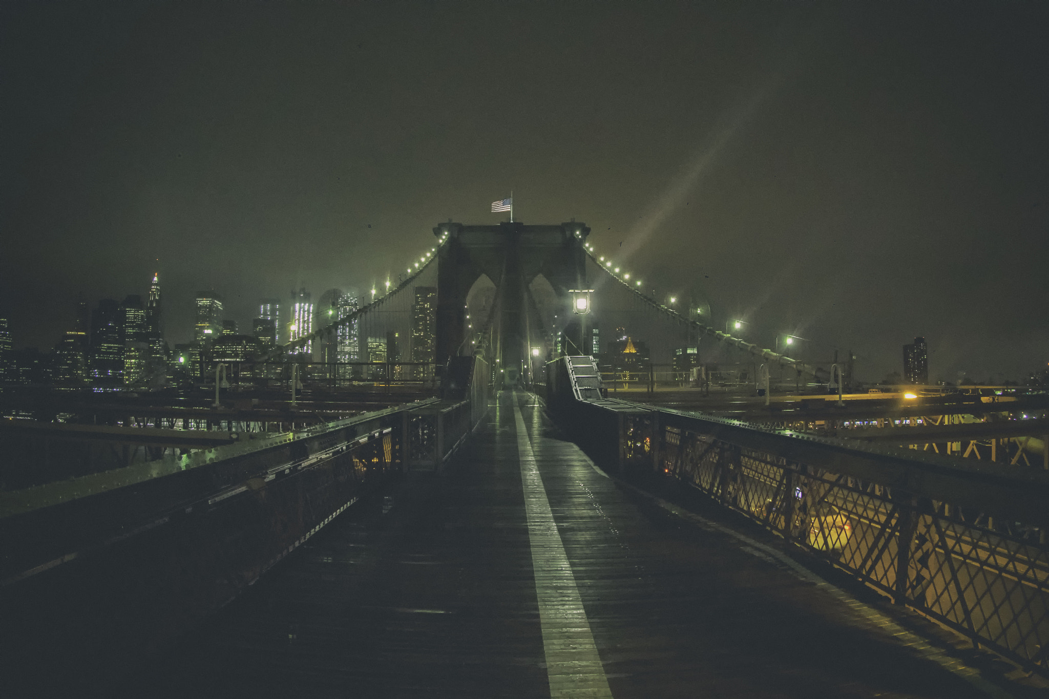 Canon EF 8-15mm F4L Fisheye USM sample photo. Brooklyn bridge photography
