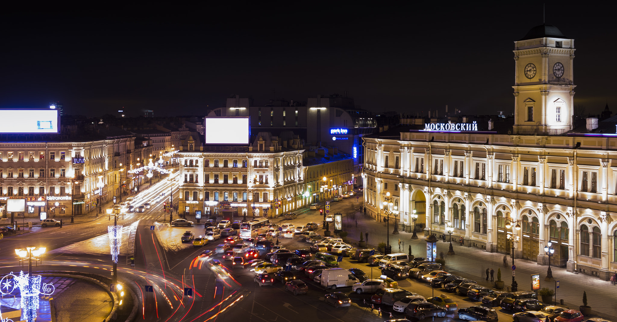 Canon EF-S 24mm F2.8 STM sample photo. Evening city photography