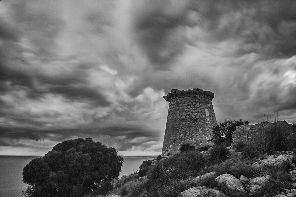 Canon EOS 60D + Sigma 18-50mm f/2.8 Macro sample photo. Torre del moro  photography