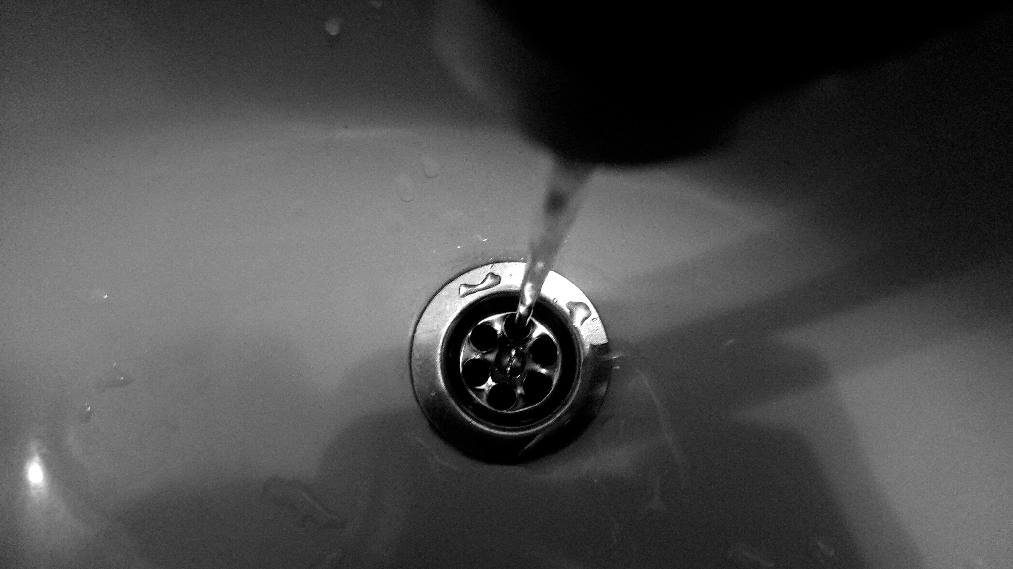 Meizu M3s sample photo. пошёл выпить стакан воды photography