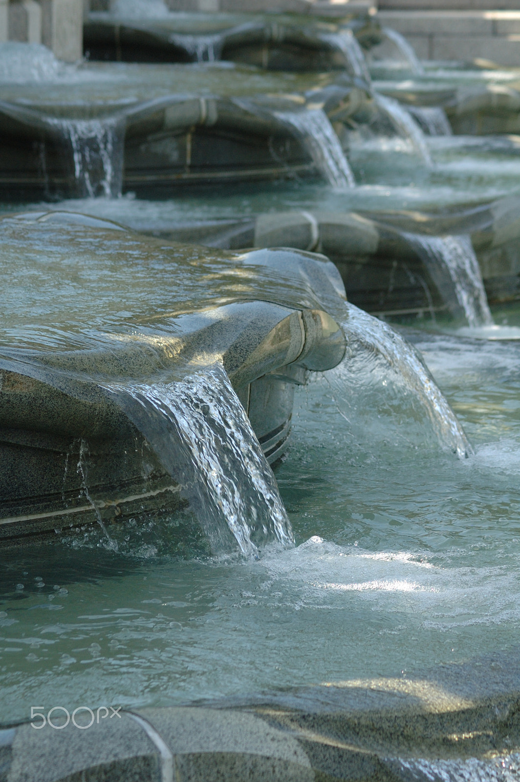 AF Zoom-Nikkor 70-300mm f/4-5.6D ED sample photo. Cascading fountain photography