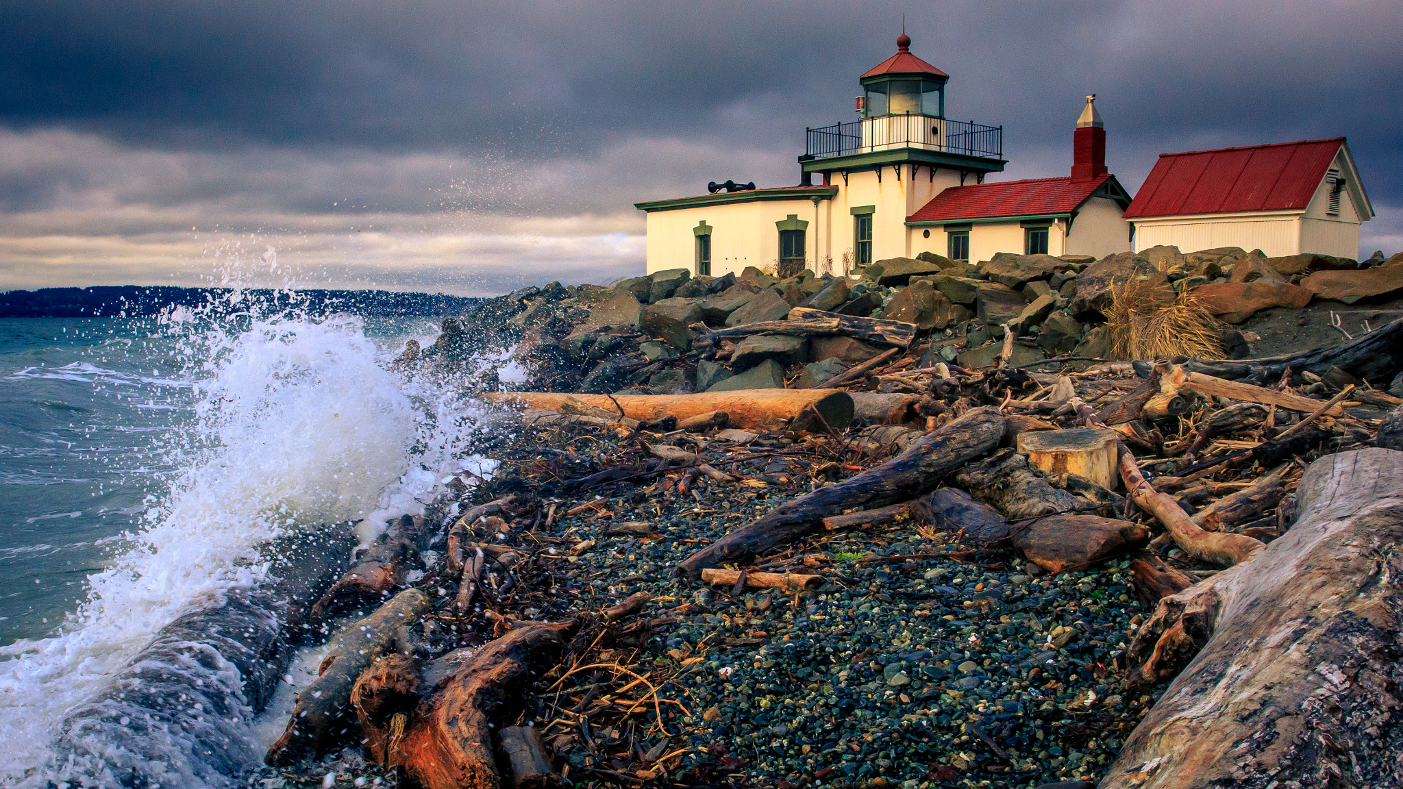 Tokina AT-X 280 AF Pro 28-80mm f/2.8 Aspherical sample photo. Discovery park lighthouse photography