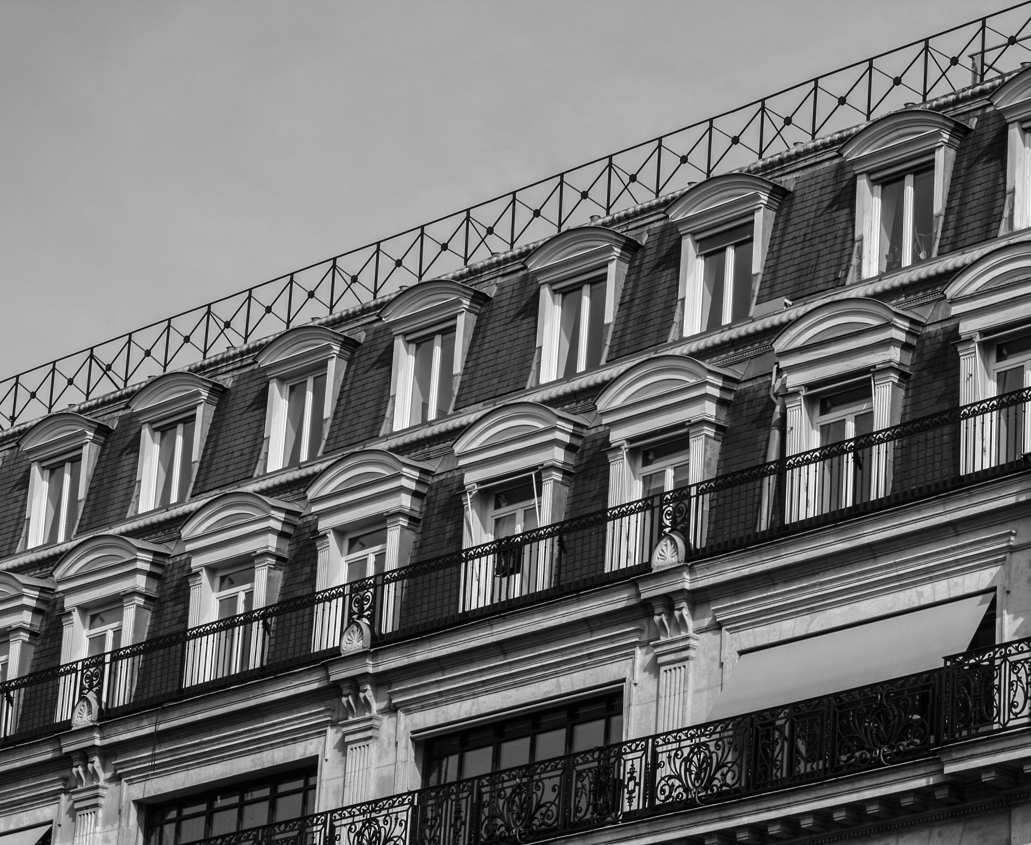 Canon EF 75-300mm f/4-5.6 USM sample photo. Architecture photography