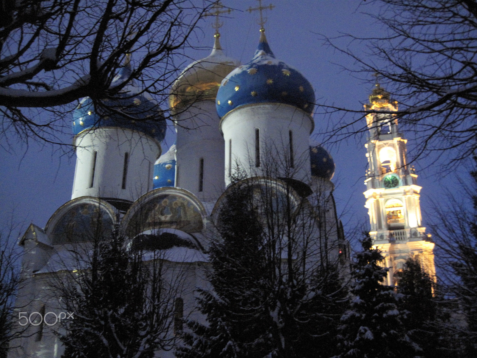 Canon PowerShot SD990 IS (Digital IXUS 980 IS / IXY Digital 3000 IS) sample photo. Winter.trinity lavra of st. sergiu. christmas photography