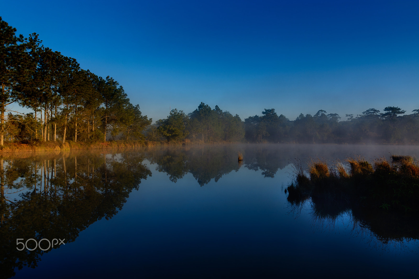 Sigma 17-70mm F2.8-4 DC Macro OS HSM | C sample photo. Sunrise or sunset over the lake. photography