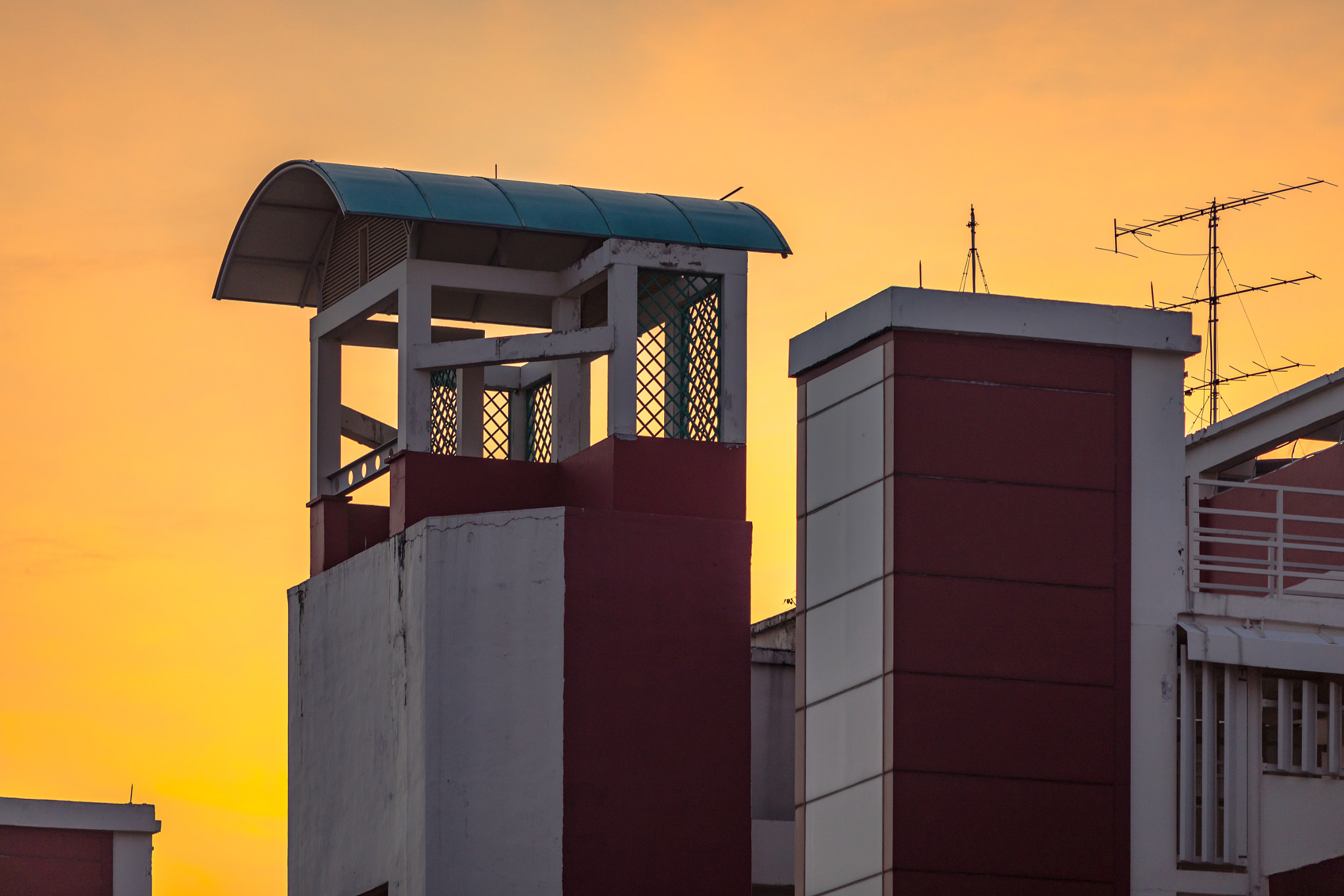 Canon EF 200mm F2.8L II USM sample photo. Roof top photography