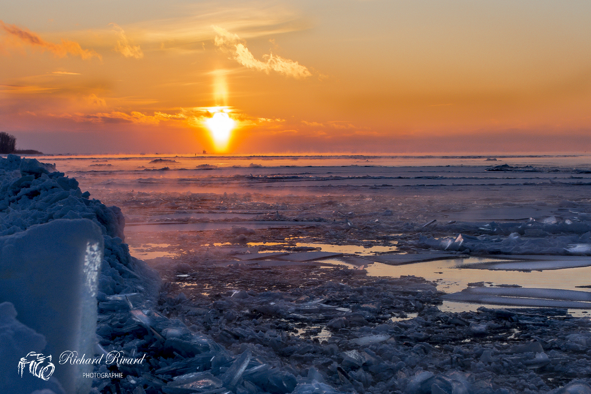 Canon EOS 700D (EOS Rebel T5i / EOS Kiss X7i) + Canon EF 17-40mm F4L USM sample photo. Sunset #2 port st-françois nicolet photography