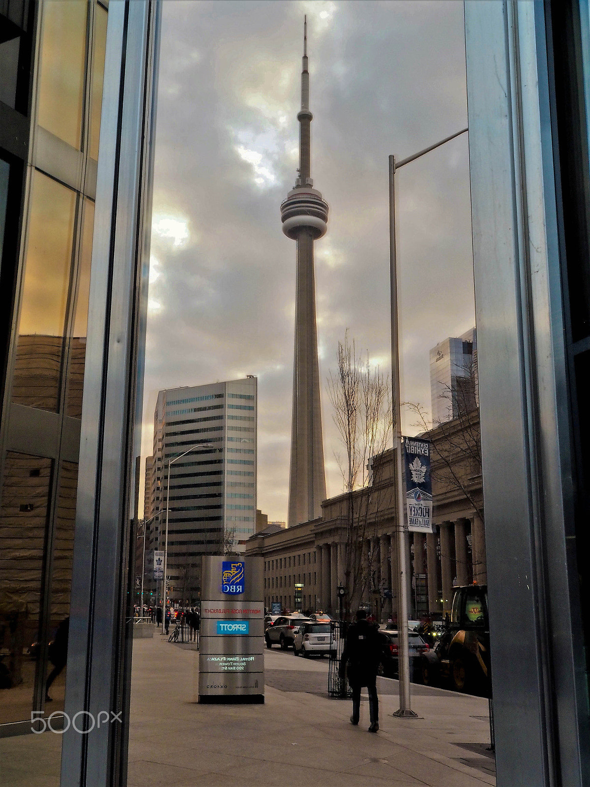 Olympus OM-D E-M10 sample photo. Cn tower reflection at bay and front photography
