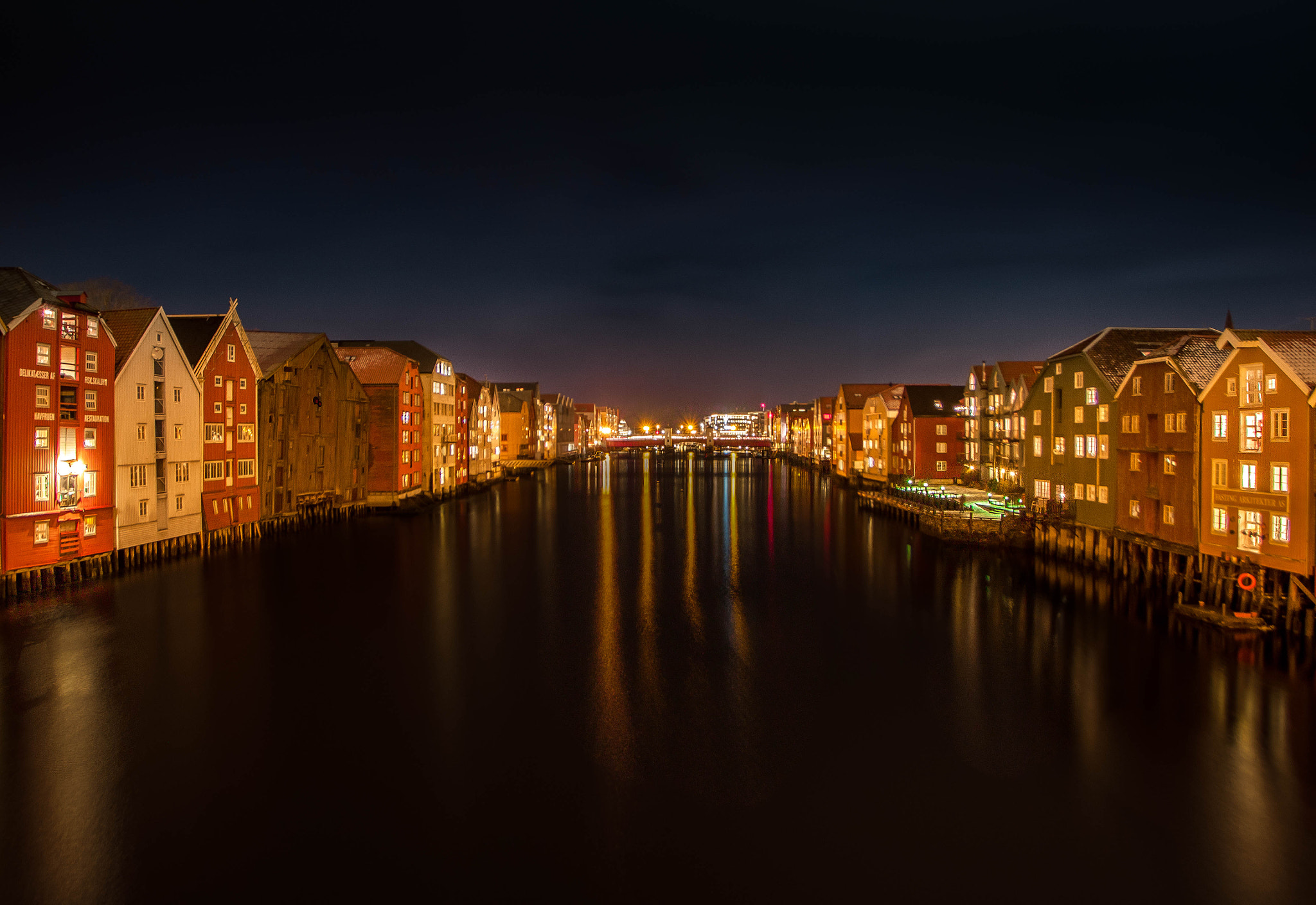 Canon EOS 500D (EOS Rebel T1i / EOS Kiss X3) sample photo. Trondheim. some buildings from 1700s photography