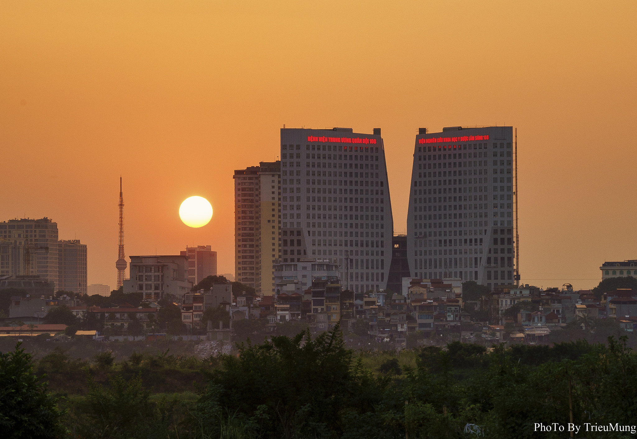 Sony E 55-210mm F4.5-6.3 OSS sample photo. Sunset photography