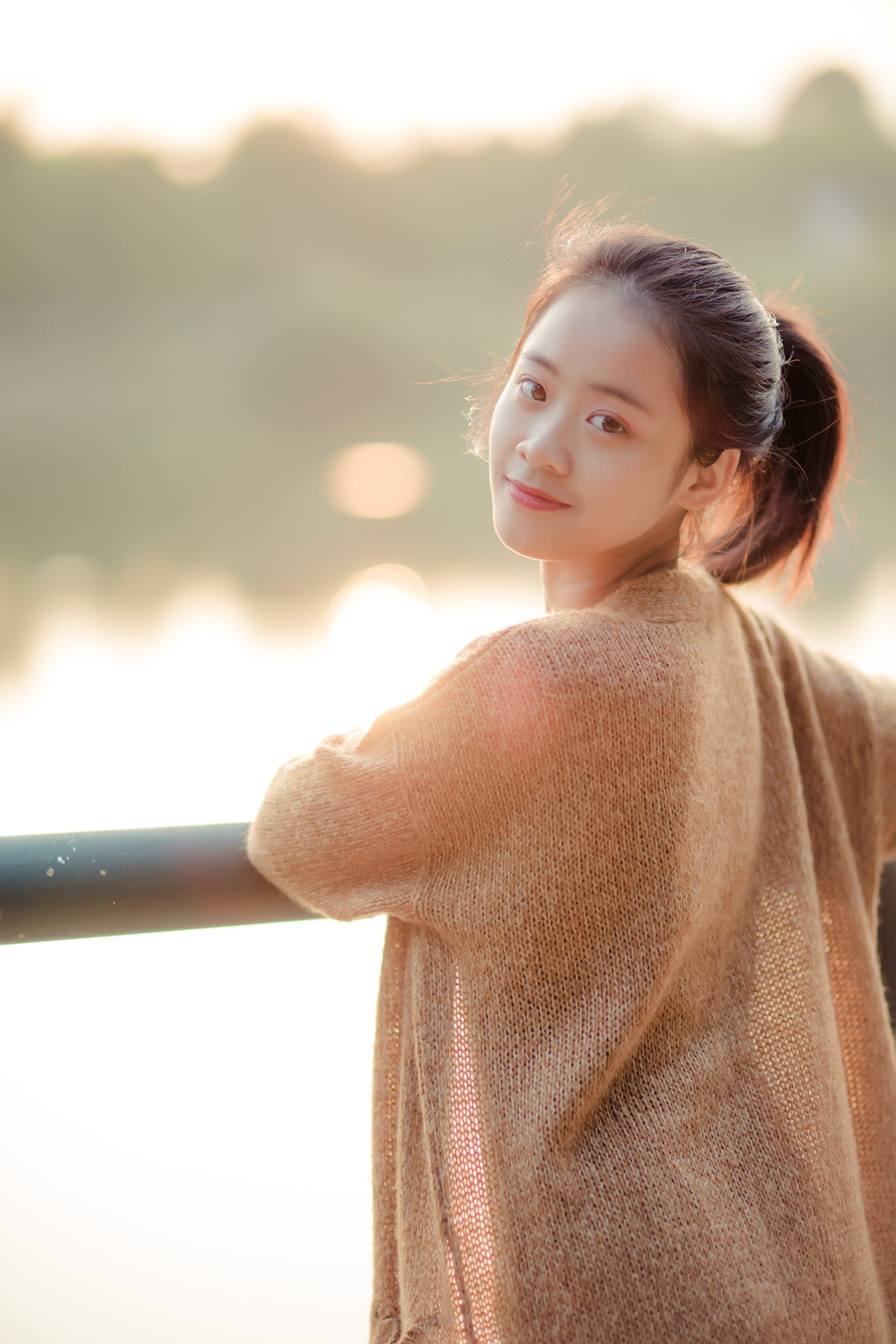 Sigma 85mm F1.4 EX DG HSM sample photo. Backlight  photography