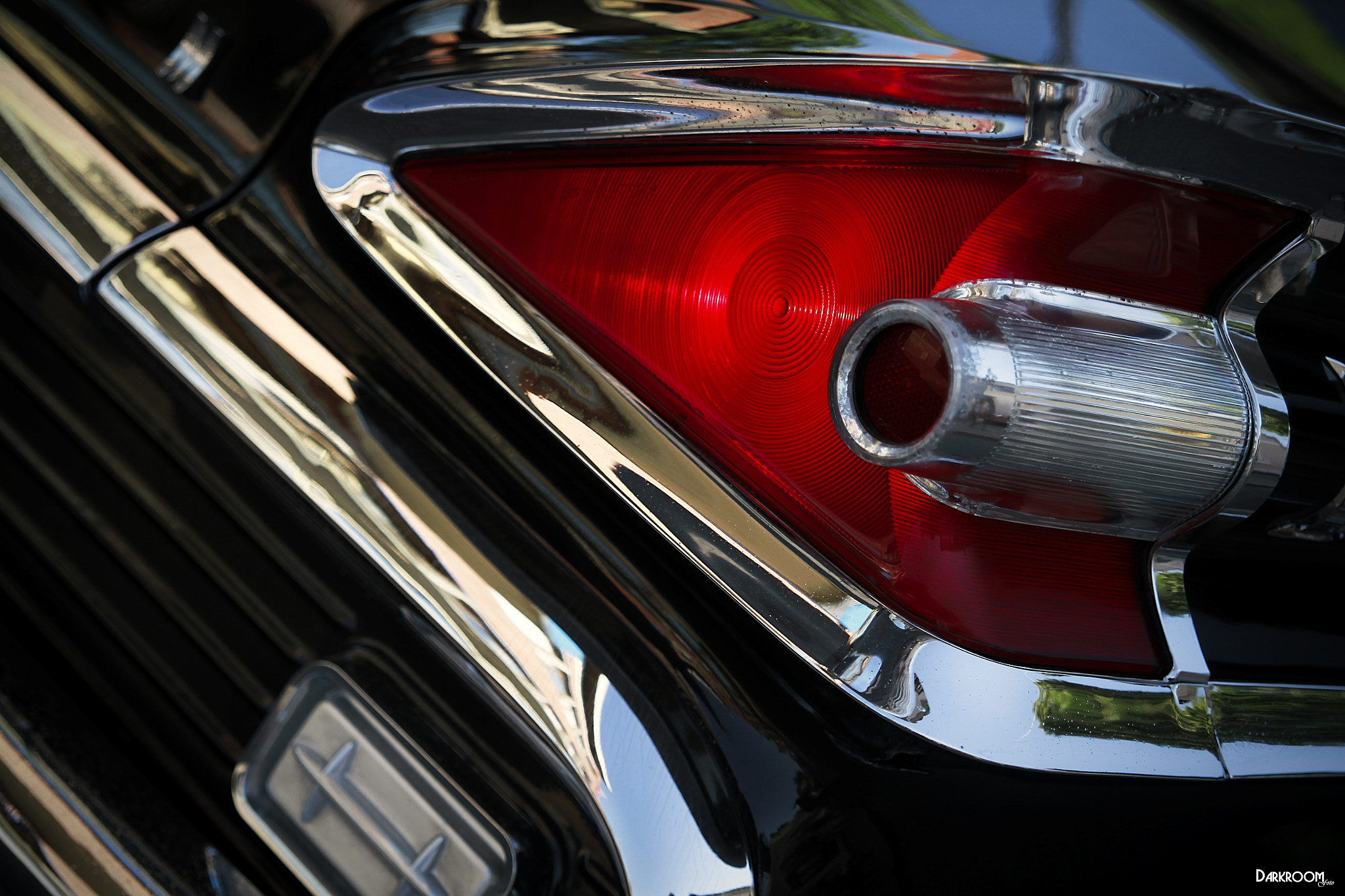 Canon EOS 7D + Sigma 24-70mm F2.8 EX DG Macro sample photo. Taillight  photography