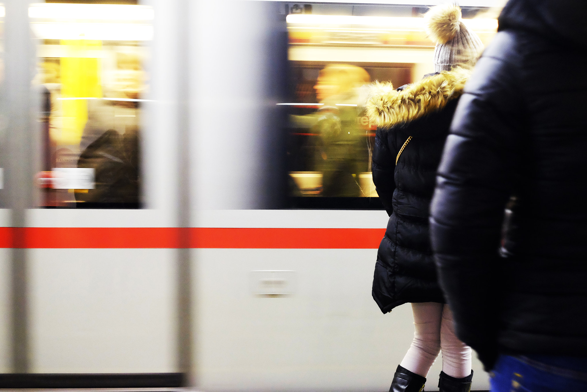 Fujifilm X-T1 + Fujifilm XF 27mm F2.8 sample photo. Waiting photography