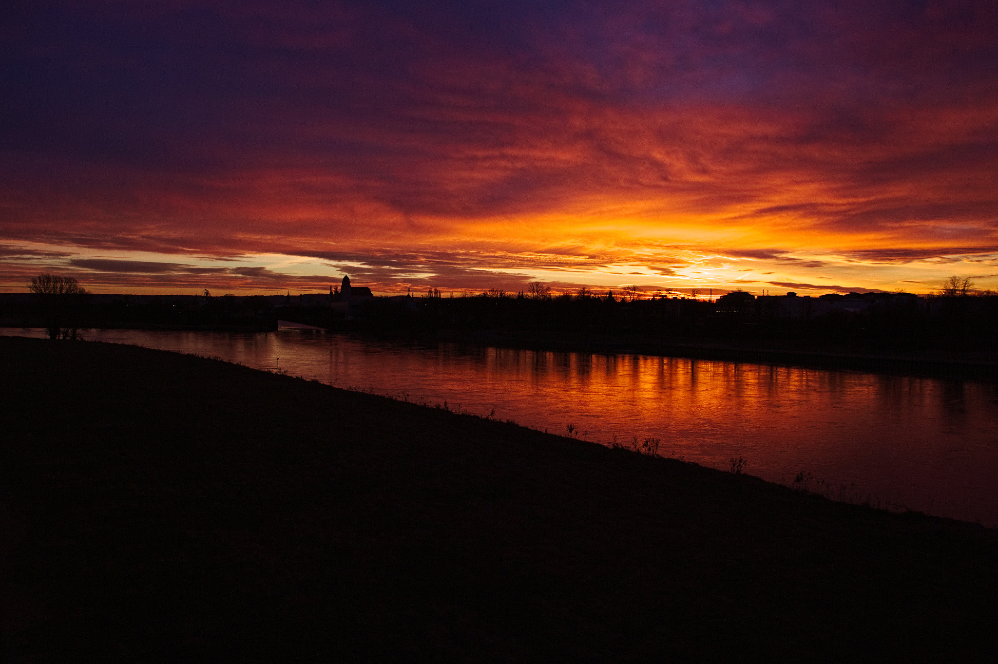Canon EOS 600D (Rebel EOS T3i / EOS Kiss X5) sample photo. Colorfull sunrise photography