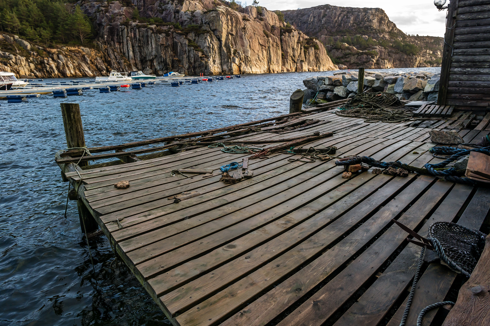 Samsung NX 16mm F2.4 Pancake sample photo. "the old dock" photography