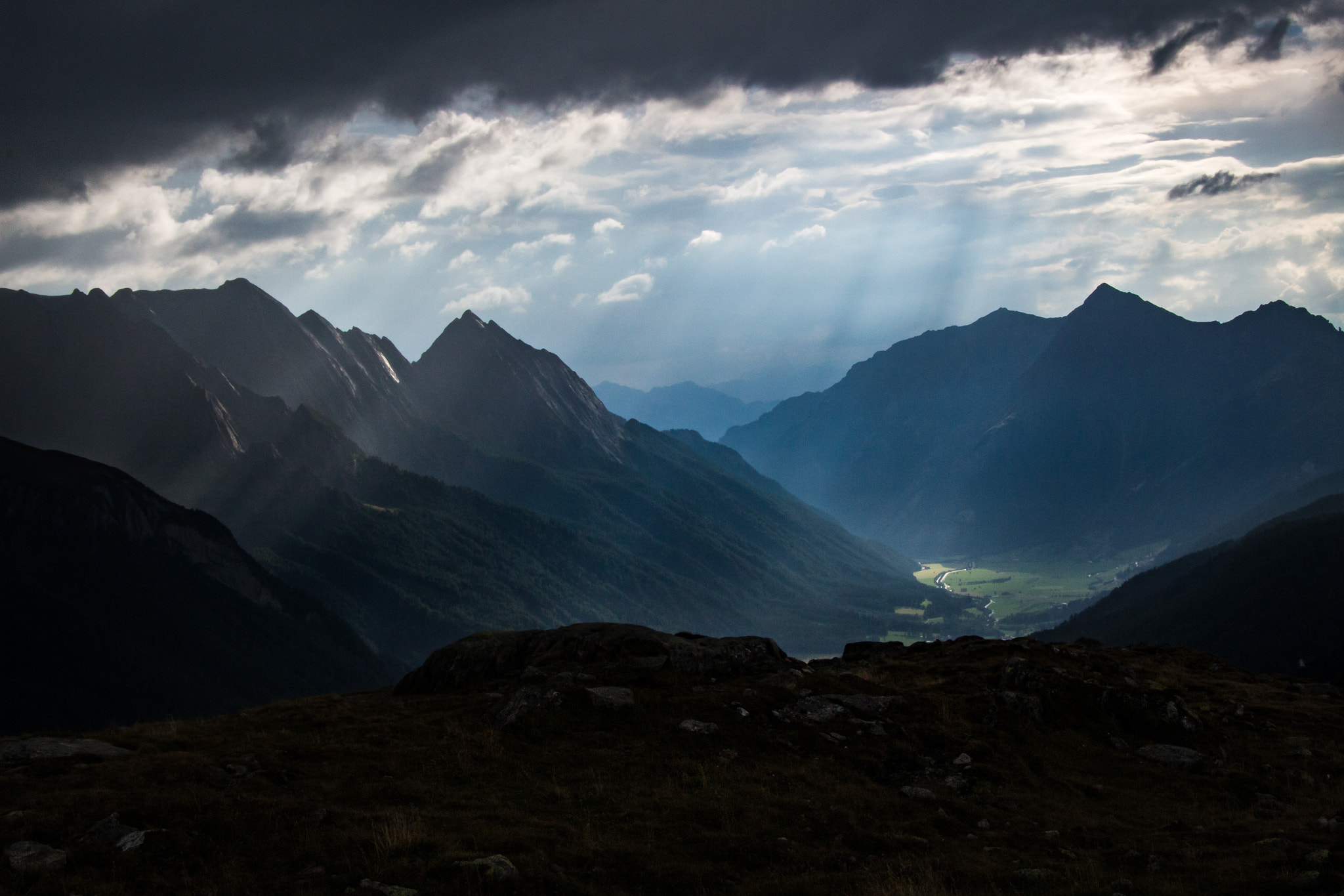 Canon EF-S 17-85mm F4-5.6 IS USM sample photo. Pfitscherjoch - blick ins tal photography