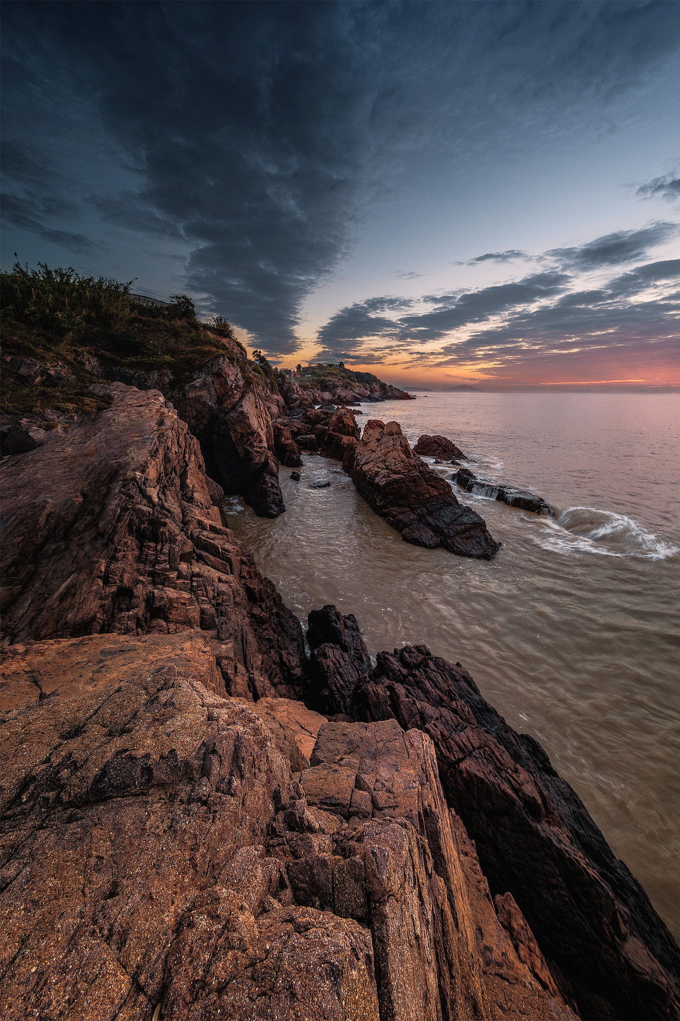 Canon EF 11-24mm F4L USM sample photo. 即将日出的海边 photography