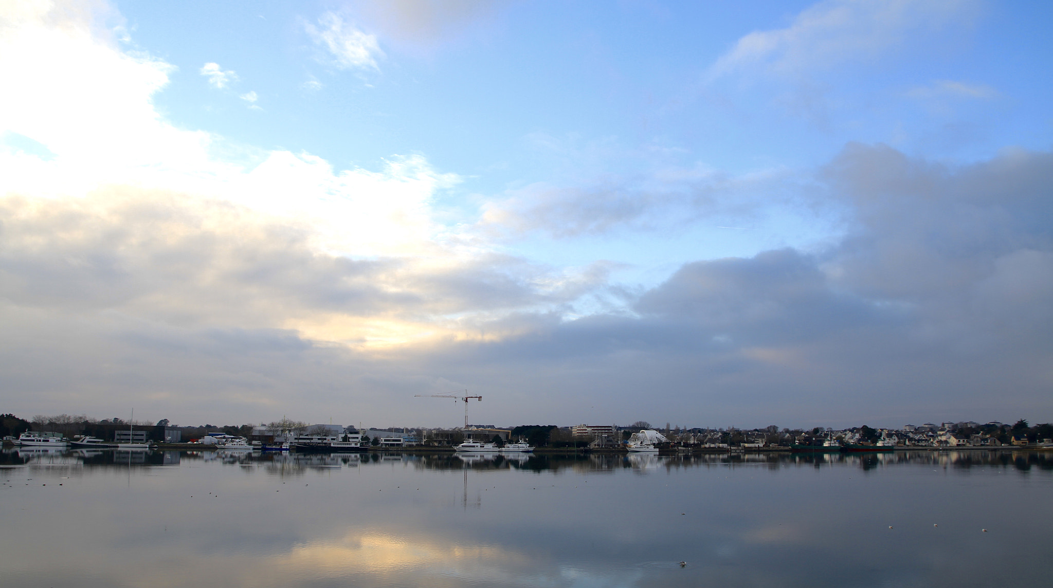 Sigma 17-70mm F2.8-4 DC Macro OS HSM sample photo. Winter sky photography