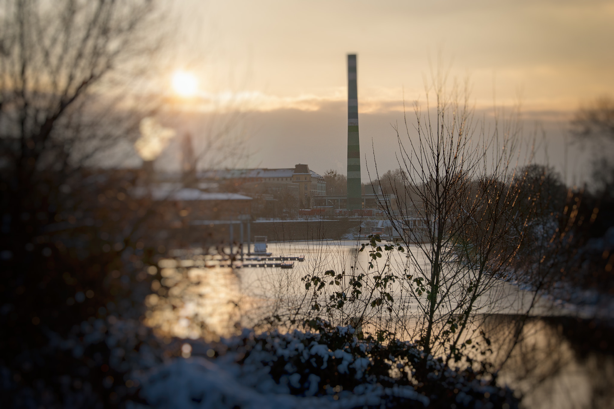 Sony Alpha DSLR-A350 sample photo. Harbor at the river elbe photography