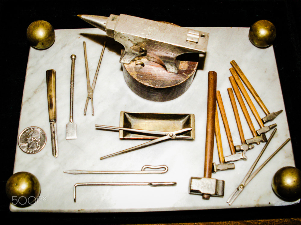 KONICA MINOLTA DiMAGE Z6 sample photo. Antique miniature blacksmith tools - russia photography
