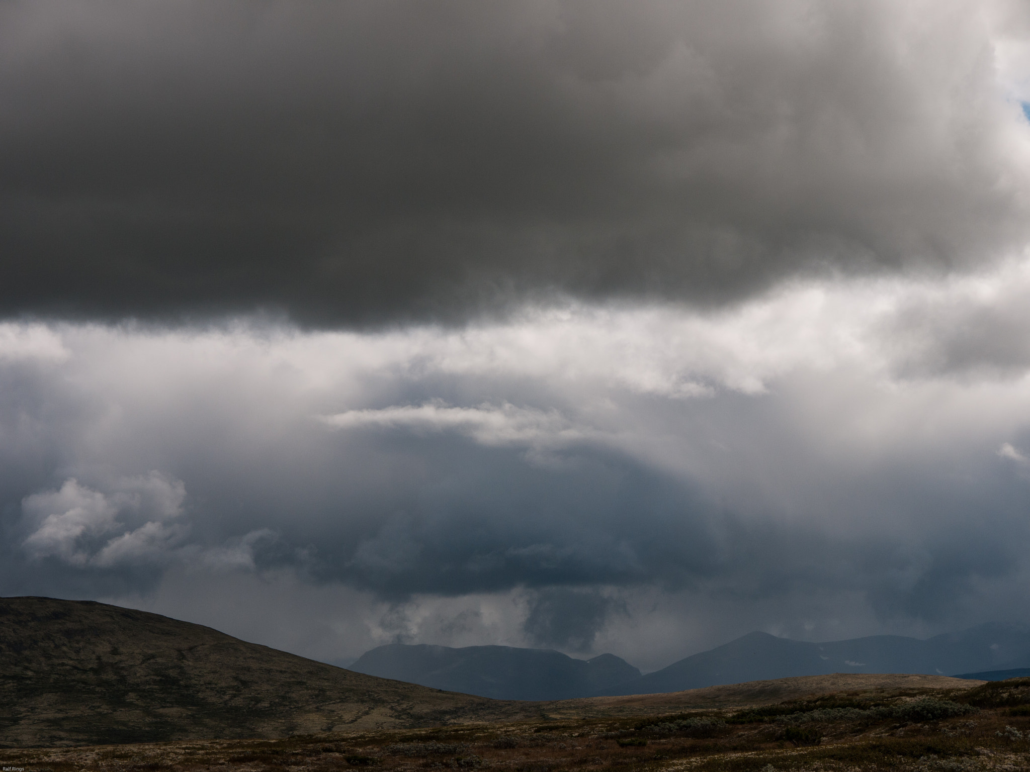 Panasonic Lumix DMC-GF1 sample photo. Eerie clouds photography