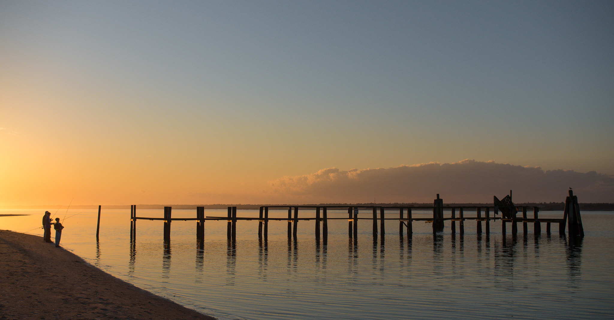 Panasonic Lumix DMC-GH4 + .64x Metabones 18-35/1.8 sample photo. Pier photography