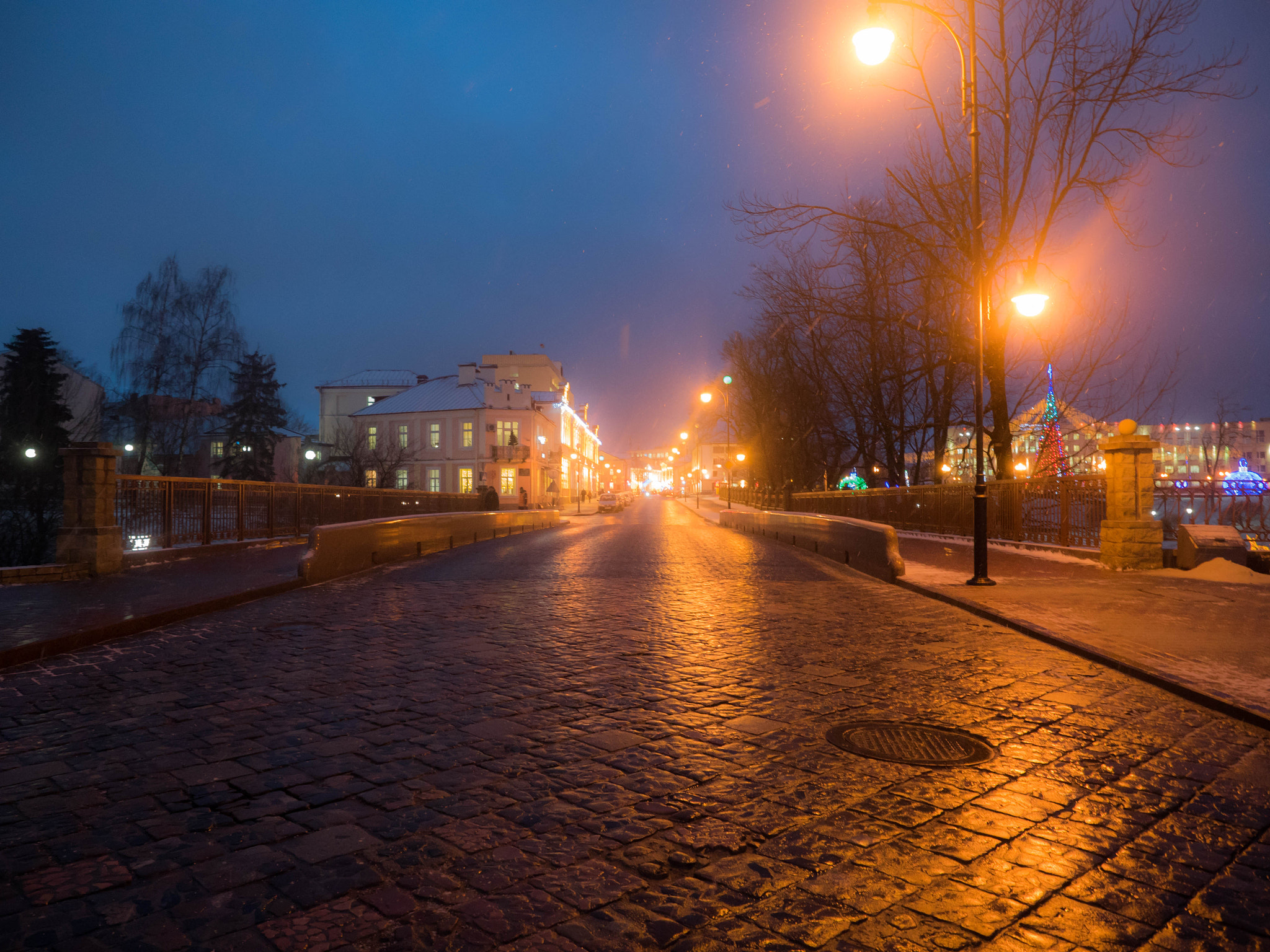 Panasonic Lumix DMC-GH4 + Olympus M.Zuiko Digital ED 12-40mm F2.8 Pro sample photo. Snowy morning in grodno photography