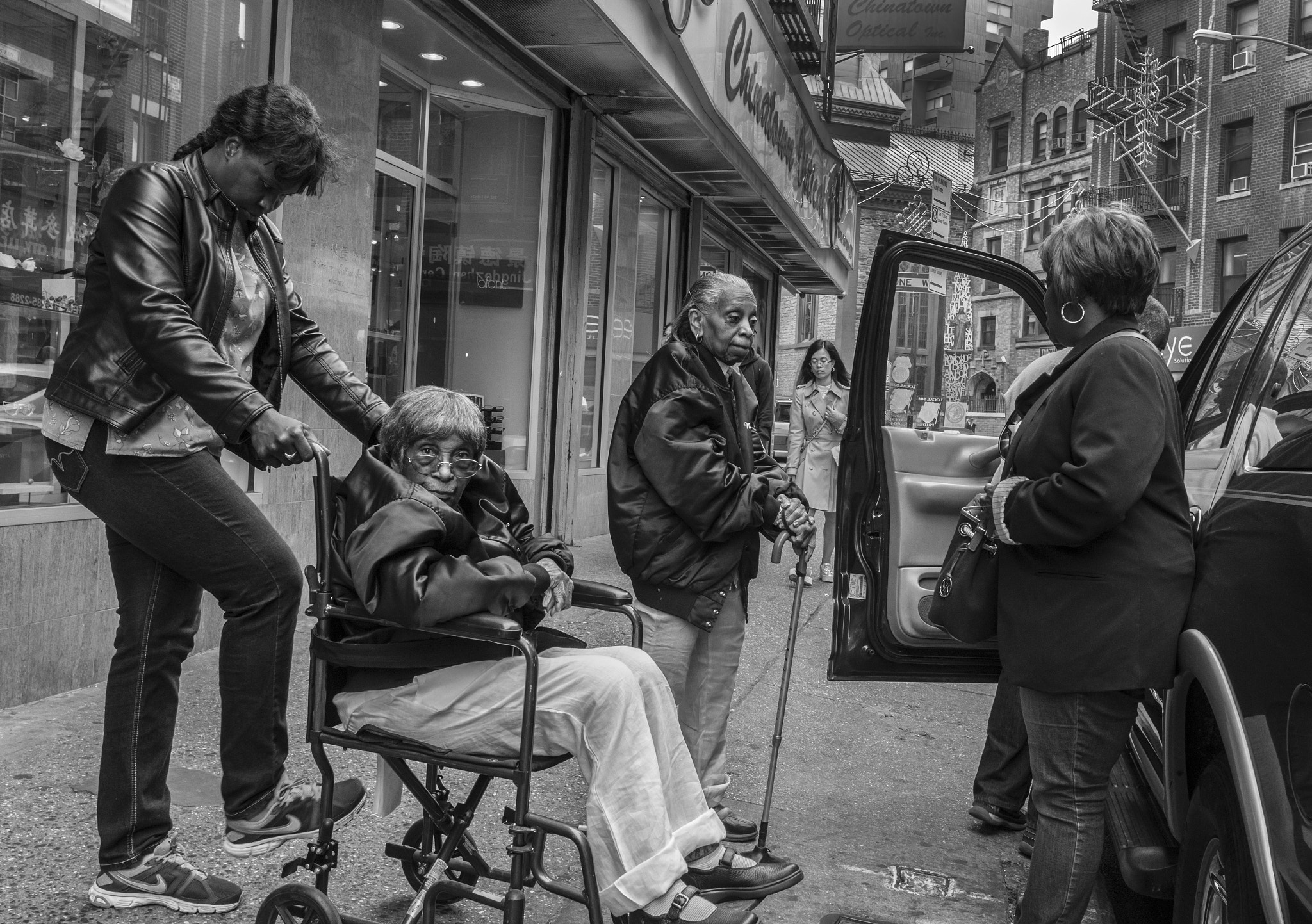 Nikon AF-S Nikkor 20mm F1.8G ED sample photo. Moments in chinatown photography