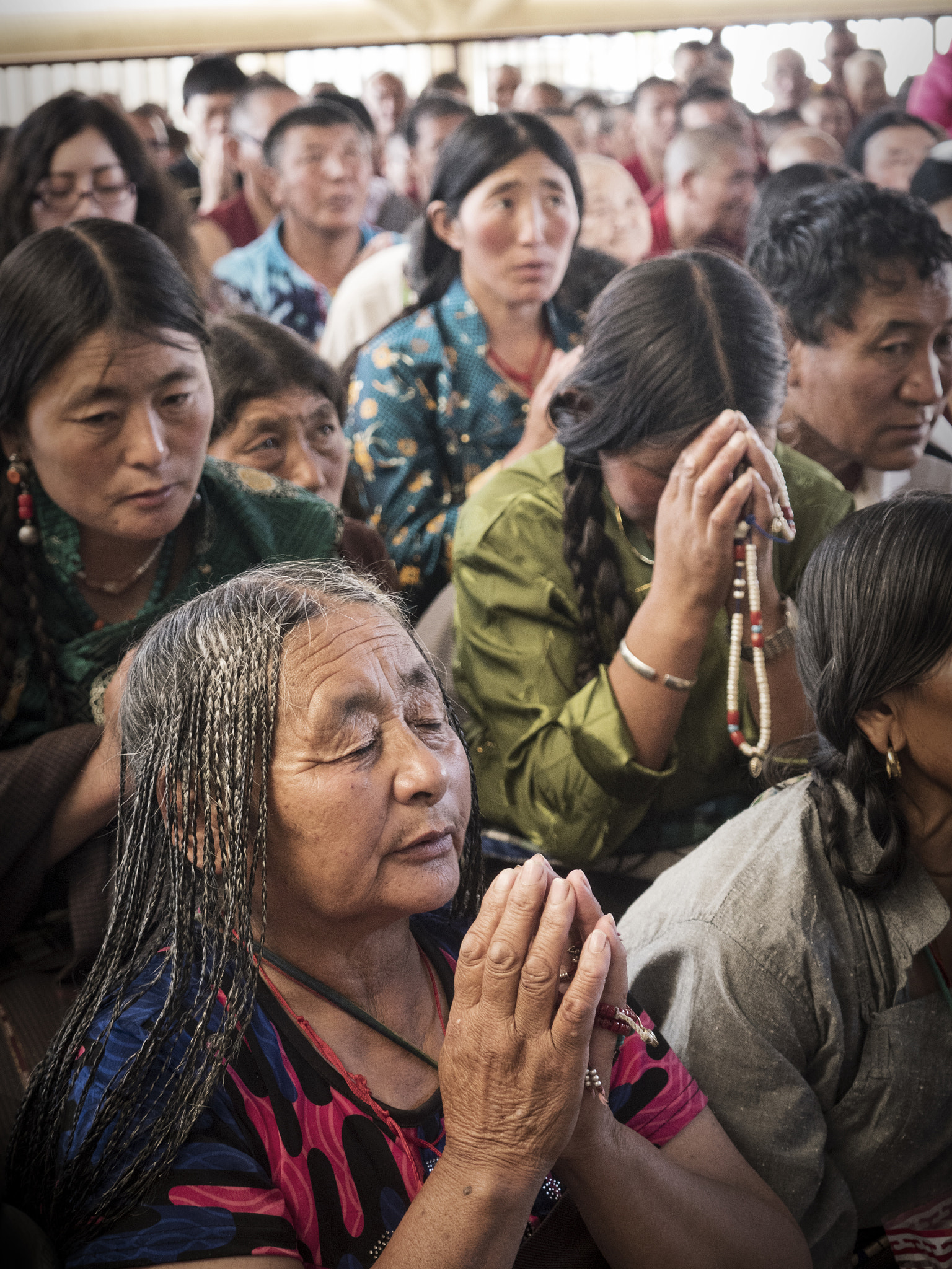 LUMIX G VARIO 45-150/F4.0-5.6 sample photo. Praying to dalai lama photography