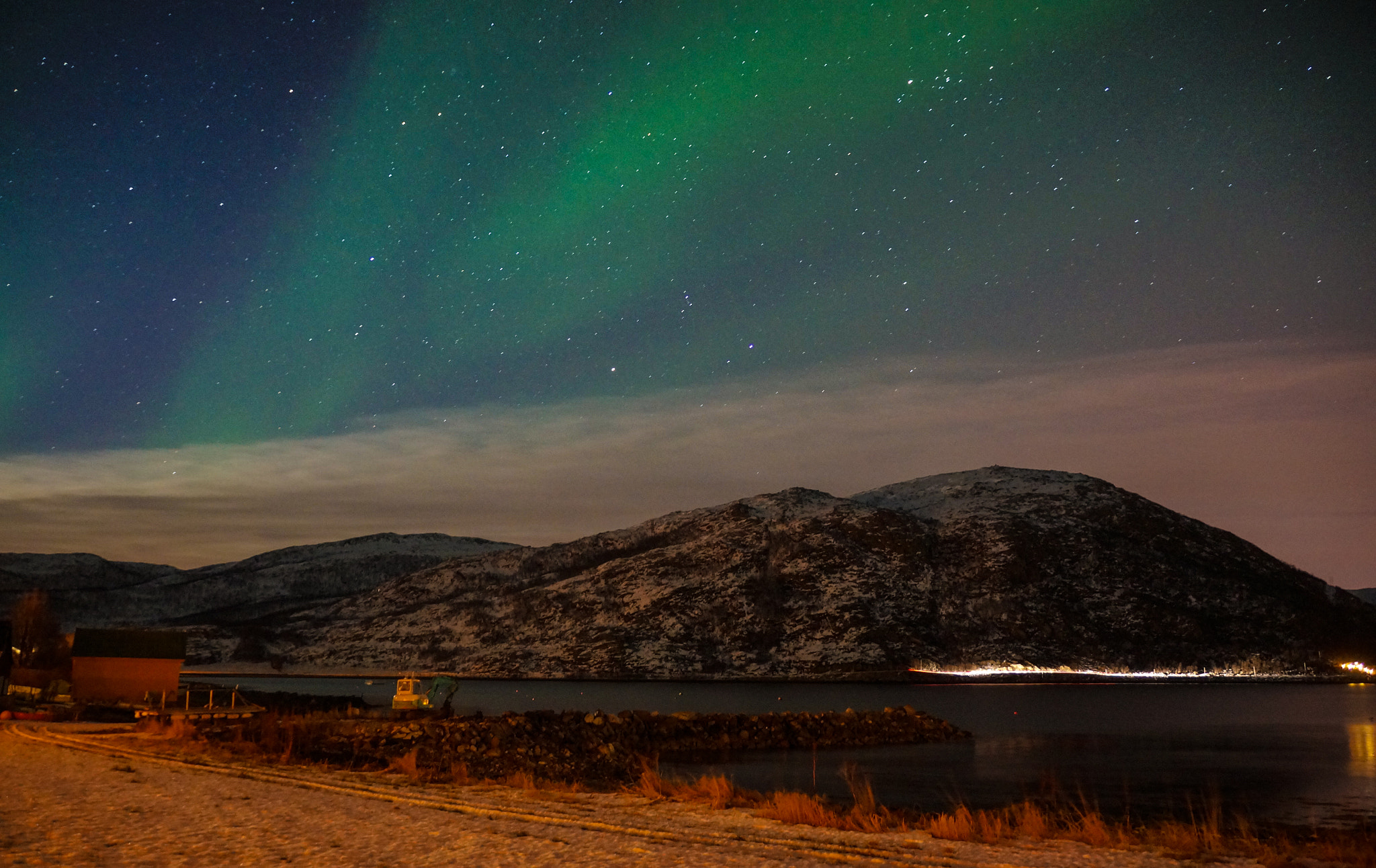 Sony Alpha NEX-5R + Sony E 18-55mm F3.5-5.6 OSS sample photo. Tromso_northern lights photography
