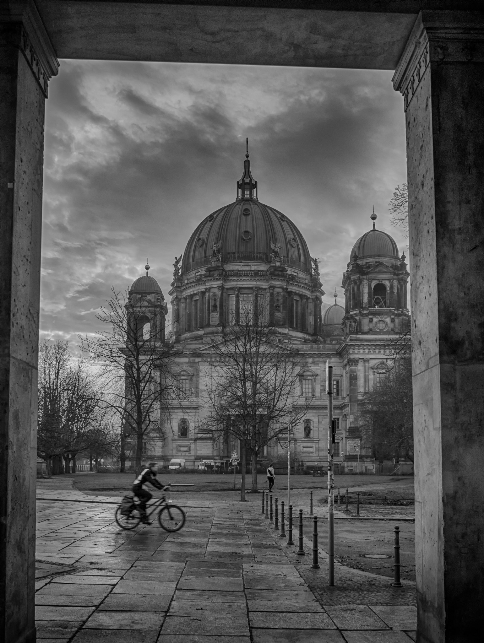 Panasonic Lumix DMC-GX8 + Panasonic Lumix G 14mm F2.5 ASPH sample photo. Berliner dom photography