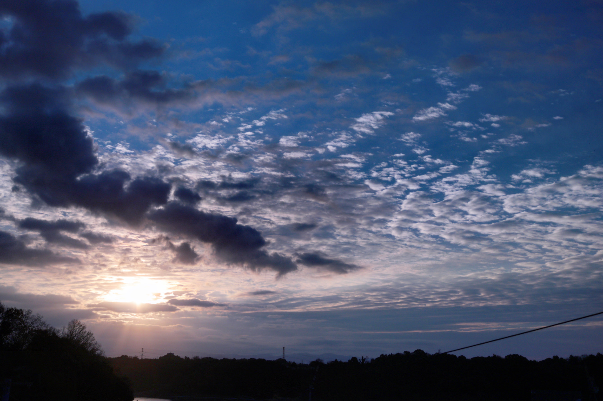 Canon EOS 750D (EOS Rebel T6i / EOS Kiss X8i) + Canon EF-S 18-55mm F3.5-5.6 IS STM sample photo. Sunrise photography